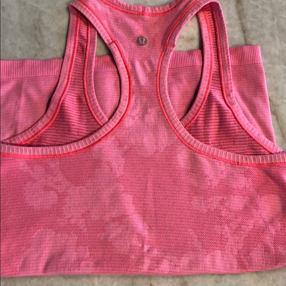 Lululemon Swiftly Running top - Picture 2 of 3
